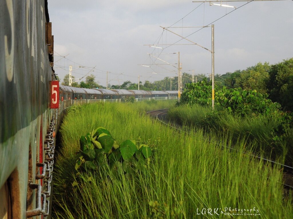 Indian Railways 22851 - Santragachi - Mangaluru Vivek Express