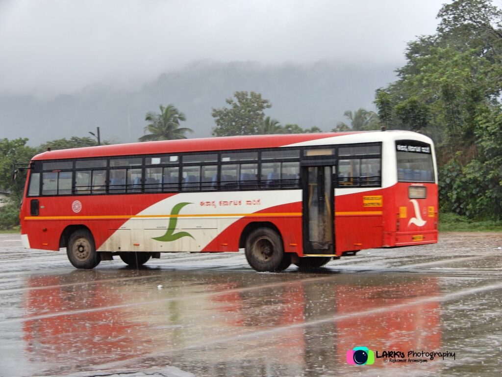 KSRTC-NEKRTC KA-37-F-0761 Dharmasthala - Yelburga