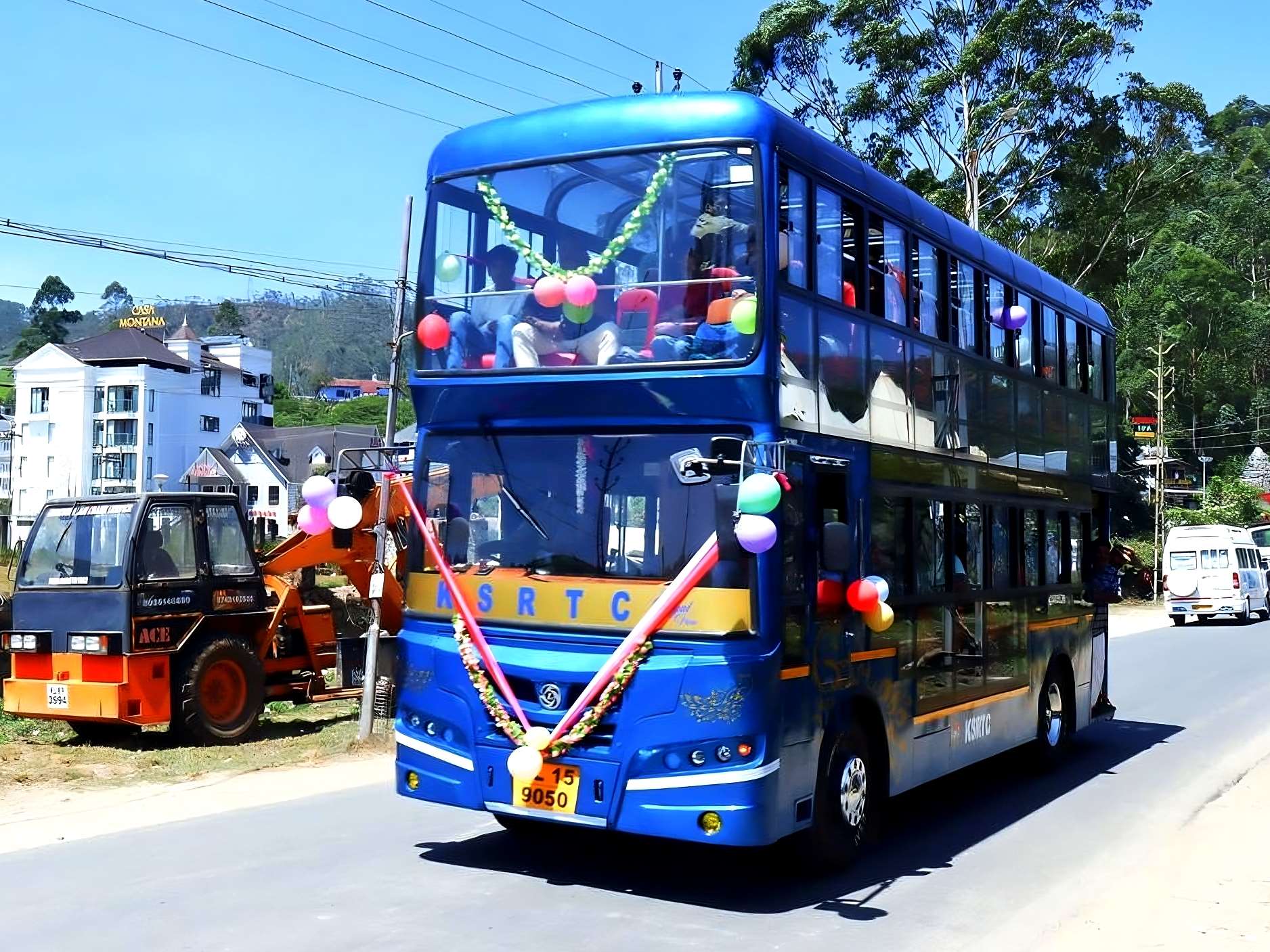 KSRTC Munnar Double-Decker Bus – Royal View Route, Timings, Bookings